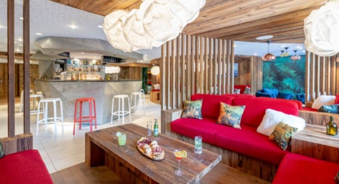 Hotel L'Eterlou, Meribel ski chalet, image 5